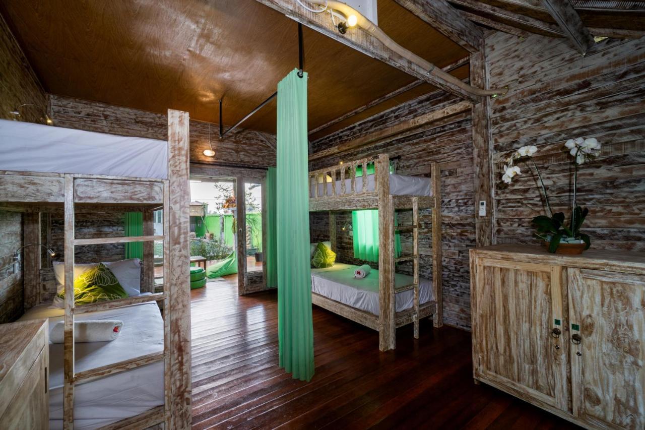 The Green Groves Hostel Lembongan Εξωτερικό φωτογραφία