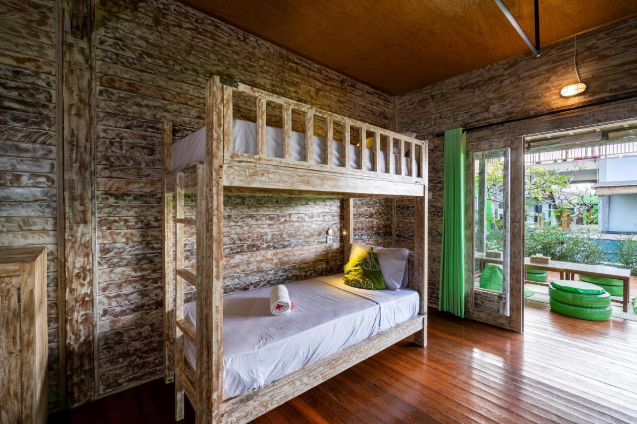 The Green Groves Hostel Lembongan Εξωτερικό φωτογραφία
